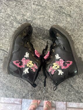 Girls' Black Minnie Mouse Patent Lace-Up Boots with Pink Accents